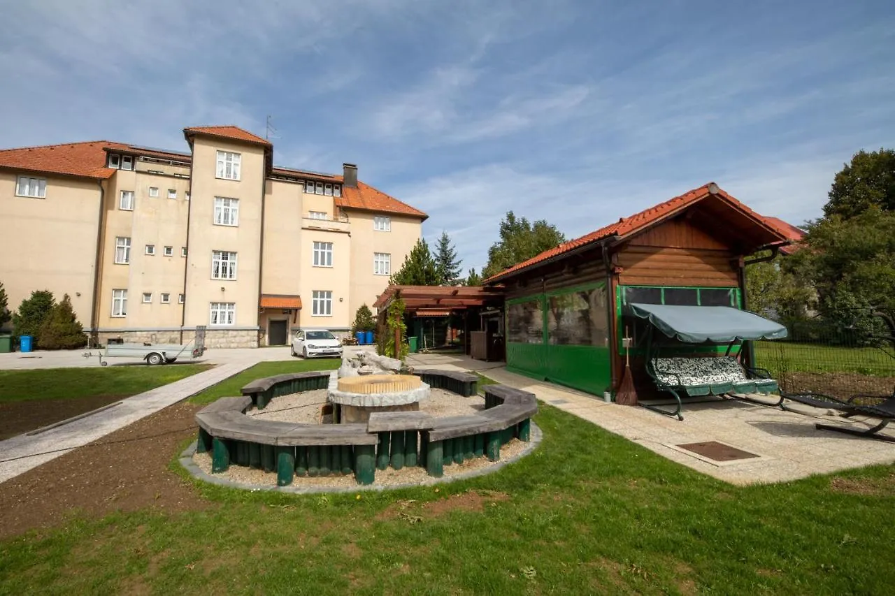 Apartments And Rooms Kod Eli Равна-Гора 4*,